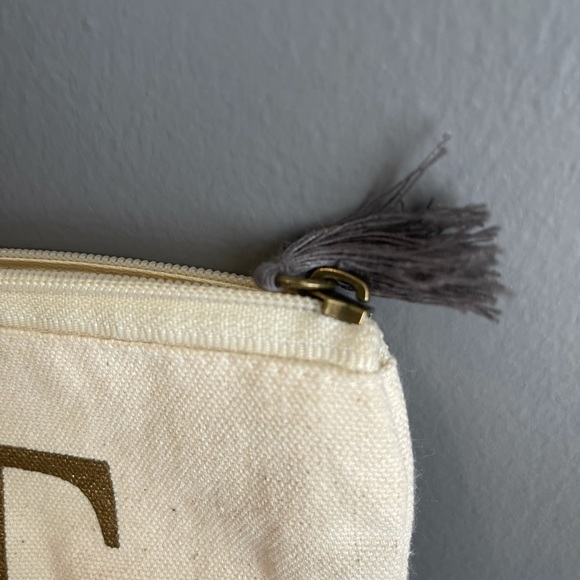 Linen T makeup pouch - Picture 3 of 5